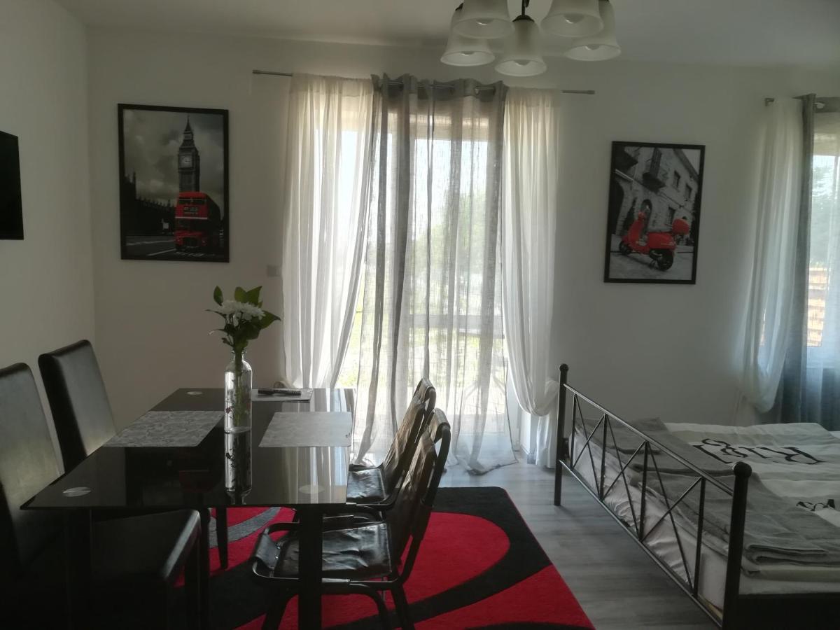 Edina Vendeghaz-Gyenesdias Apartment Ngoại thất bức ảnh